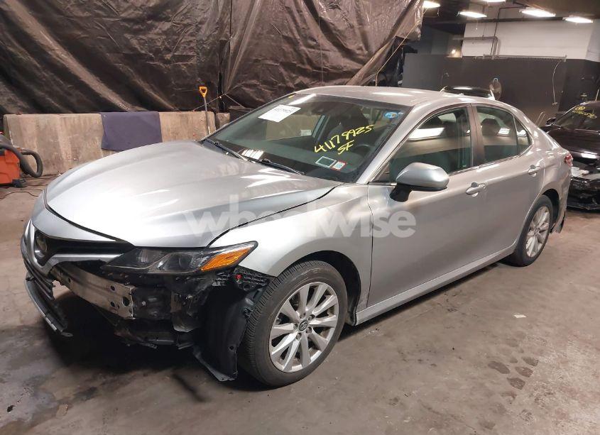 Photo 2 of 2019 Toyota Camry LE (VIN 4T1B11HK4KU856197)