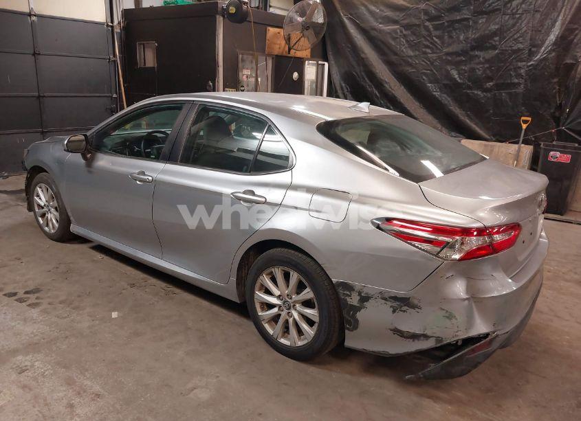Photo 3 of 2019 Toyota Camry LE (VIN 4T1B11HK4KU856197)