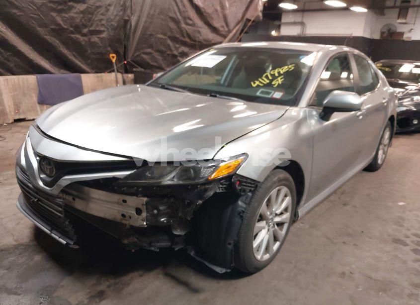 Photo 6 of 2019 Toyota Camry LE (VIN 4T1B11HK4KU856197)