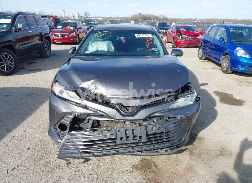 Photo 12 of 2018 Toyota Camry XLE (VIN 4T1B11HK5JU005122)