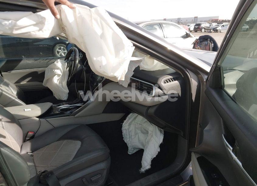 Photo 5 of 2018 Toyota Camry XLE (VIN 4T1B11HK5JU005122)