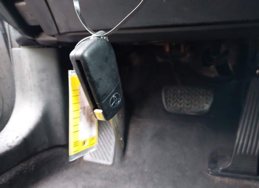 Photo 11 of 2018 Toyota Camry SE (VIN 4T1B11HK5JU006741)