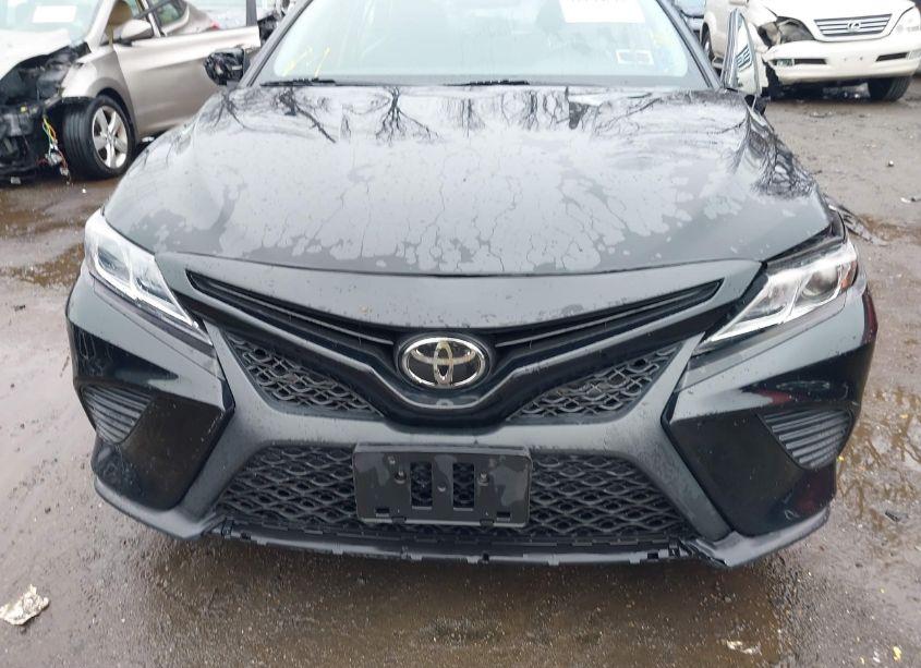 Photo 12 of 2018 Toyota Camry SE (VIN 4T1B11HK5JU006741)