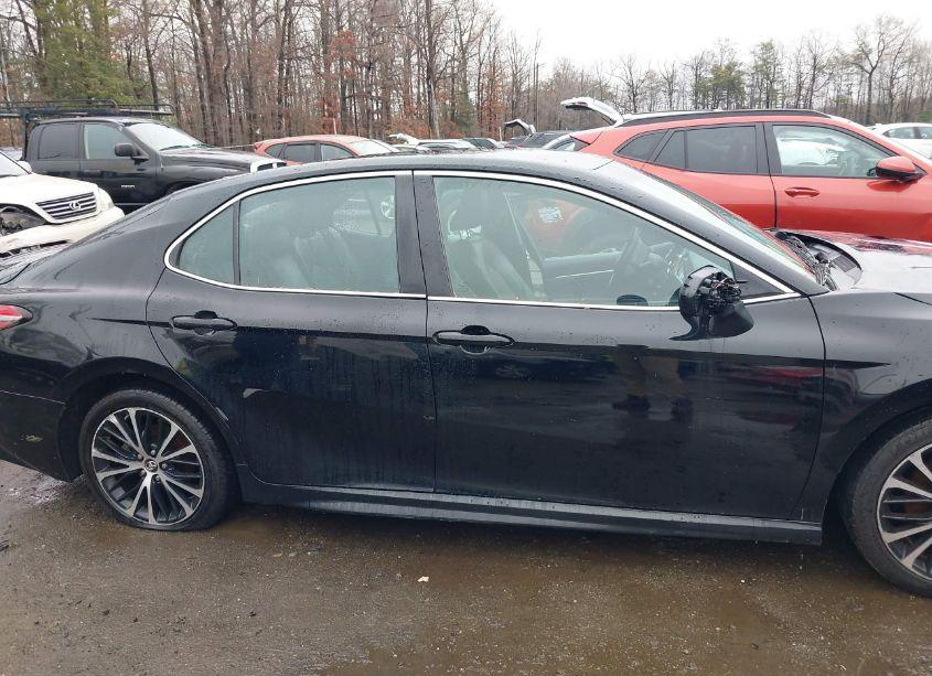 Photo 13 of 2018 Toyota Camry SE (VIN 4T1B11HK5JU006741)