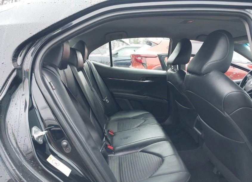 Photo 8 of 2018 Toyota Camry SE (VIN 4T1B11HK5JU006741)