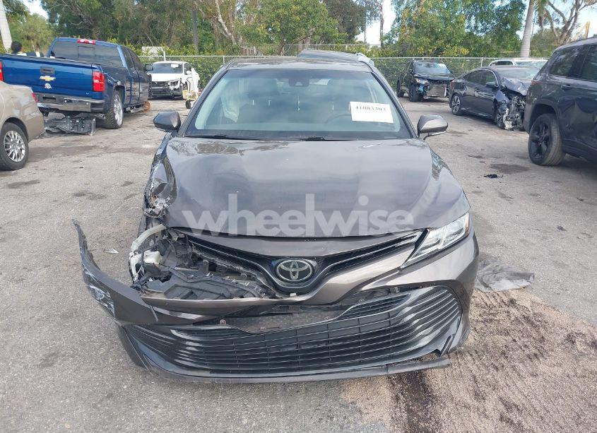 Photo 12 of 2018 Toyota Camry LE (VIN 4T1B11HK5JU006934)