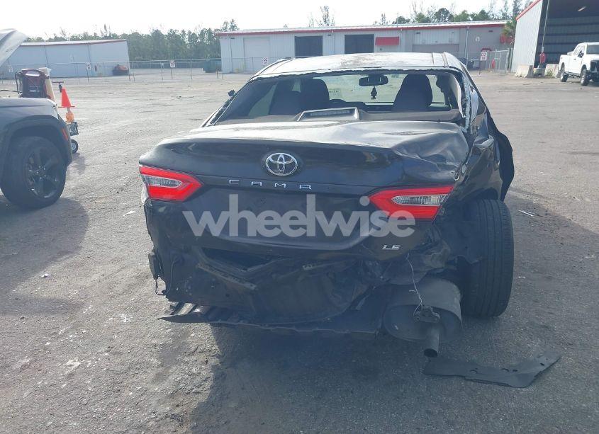 Photo 19 of 2018 Toyota Camry LE (VIN 4T1B11HK5JU006934)