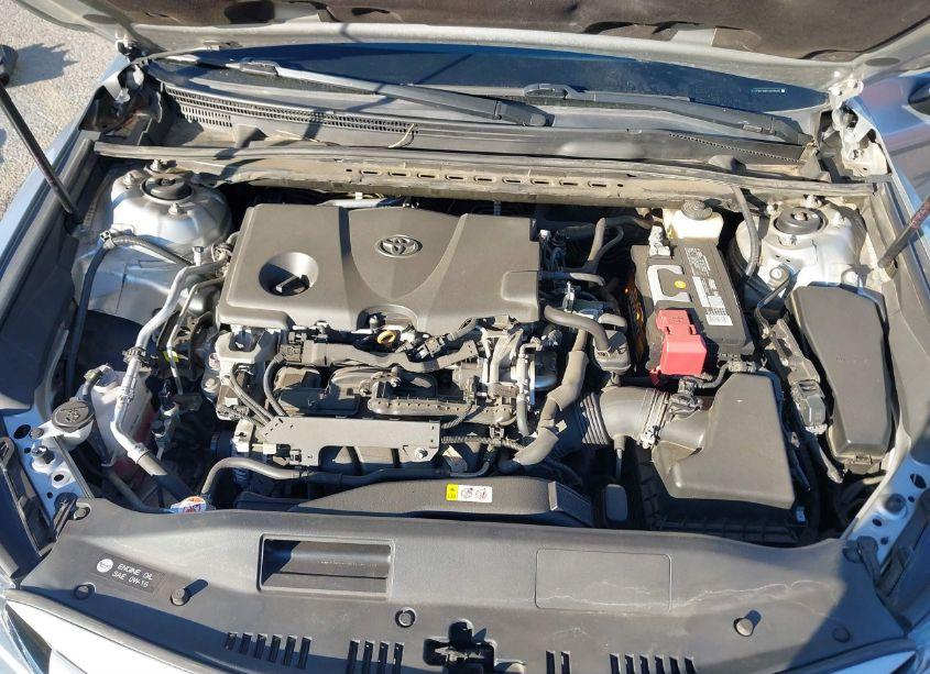 Photo 10 of 2018 Toyota Camry LE (VIN 4T1B11HK5JU012829)