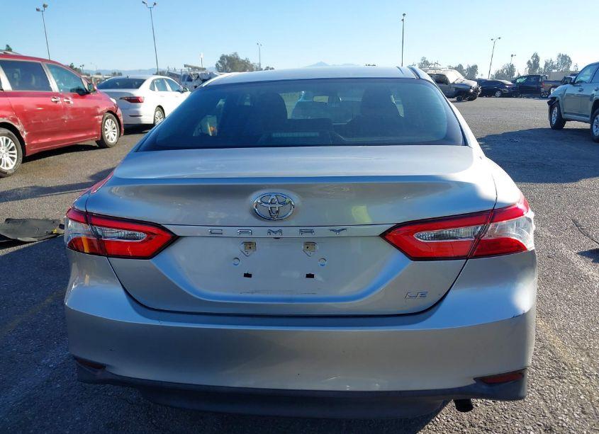 Photo 16 of 2018 Toyota Camry LE (VIN 4T1B11HK5JU012829)