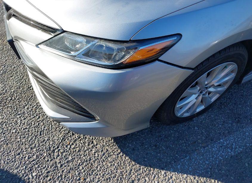Photo 19 of 2018 Toyota Camry LE (VIN 4T1B11HK5JU012829)