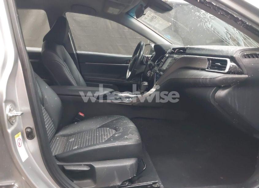 Photo 5 of 2018 Toyota Camry SE (VIN 4T1B11HK5JU017982)