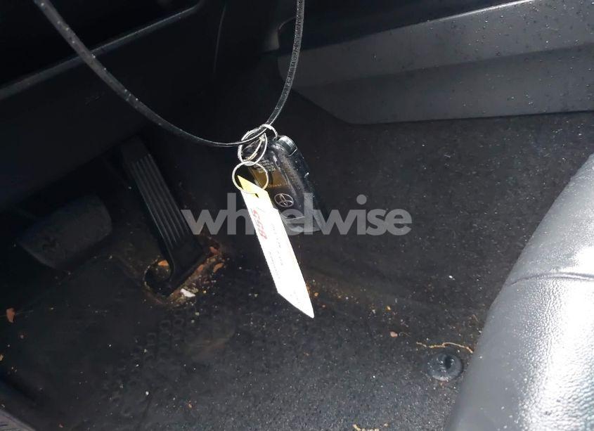 Photo 11 of 2018 Toyota Camry XLE (VIN 4T1B11HK5JU018498)