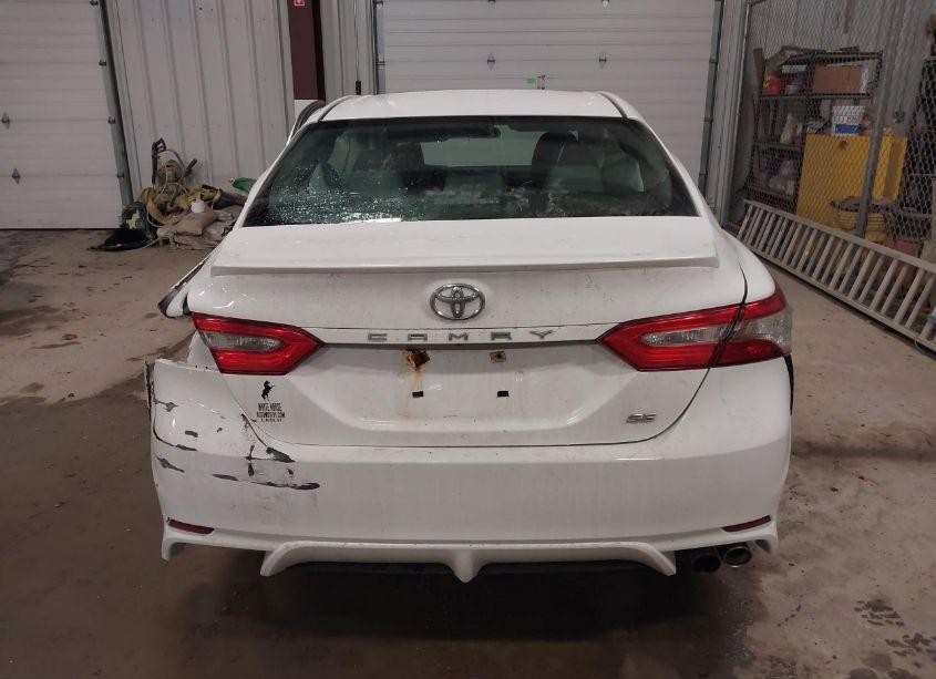 Photo 16 of 2018 Toyota Camry SE (VIN 4T1B11HK5JU027993)