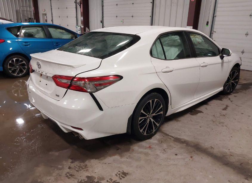 Photo 4 of 2018 Toyota Camry SE (VIN 4T1B11HK5JU027993)
