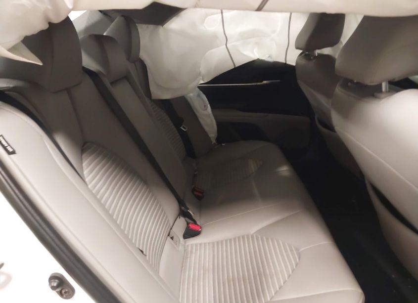 Photo 8 of 2018 Toyota Camry SE (VIN 4T1B11HK5JU027993)