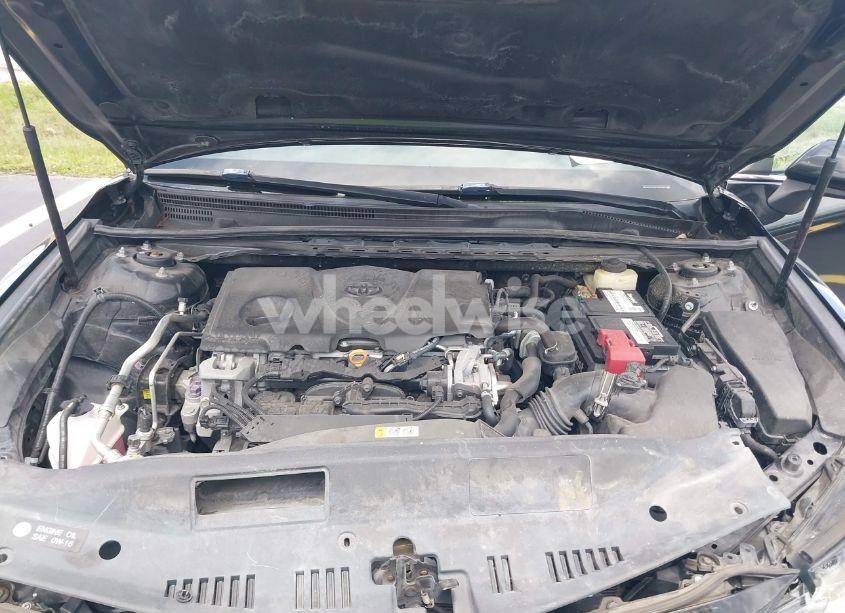 Photo 10 of 2018 Toyota Camry LE (VIN 4T1B11HK5JU045281)