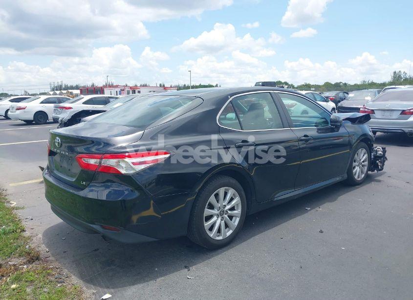 Photo 4 of 2018 Toyota Camry LE (VIN 4T1B11HK5JU045281)