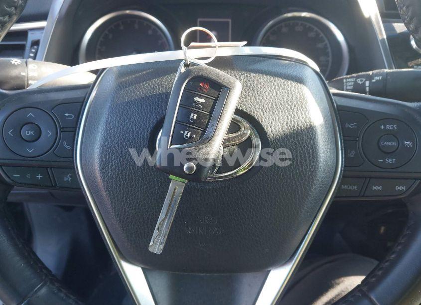 Photo 11 of 2018 Toyota Camry SE (VIN 4T1B11HK5JU054532)