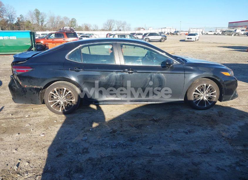 Photo 13 of 2018 Toyota Camry SE (VIN 4T1B11HK5JU054532)