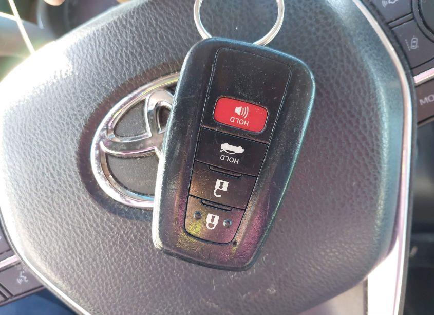 Photo 11 of 2018 Toyota Camry XLE (VIN 4T1B11HK5JU060301)