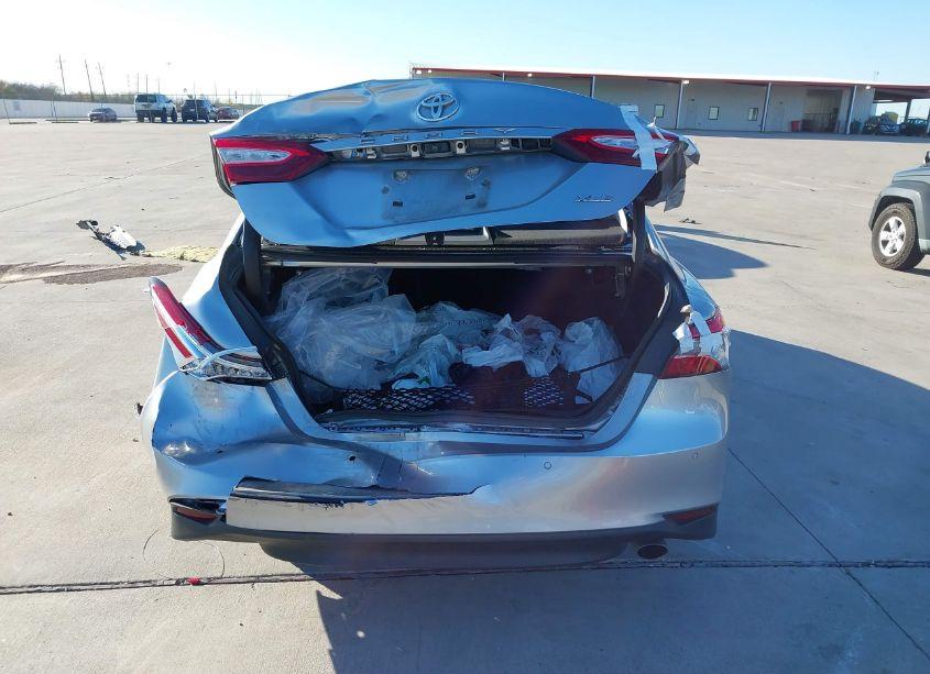 Photo 17 of 2018 Toyota Camry XLE (VIN 4T1B11HK5JU060301)