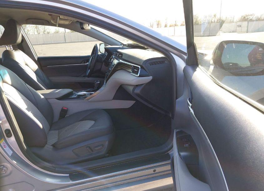 Photo 5 of 2018 Toyota Camry XLE (VIN 4T1B11HK5JU060301)