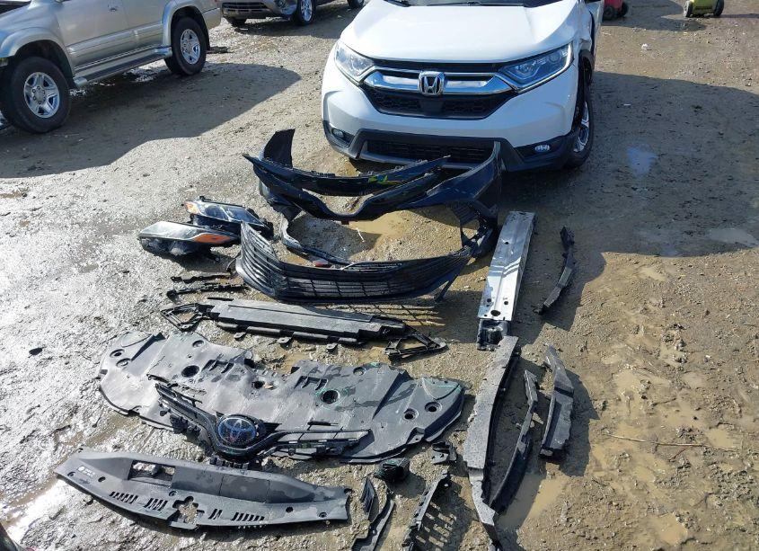 Photo 12 of 2018 Toyota Camry LE (VIN 4T1B11HK5JU069788)