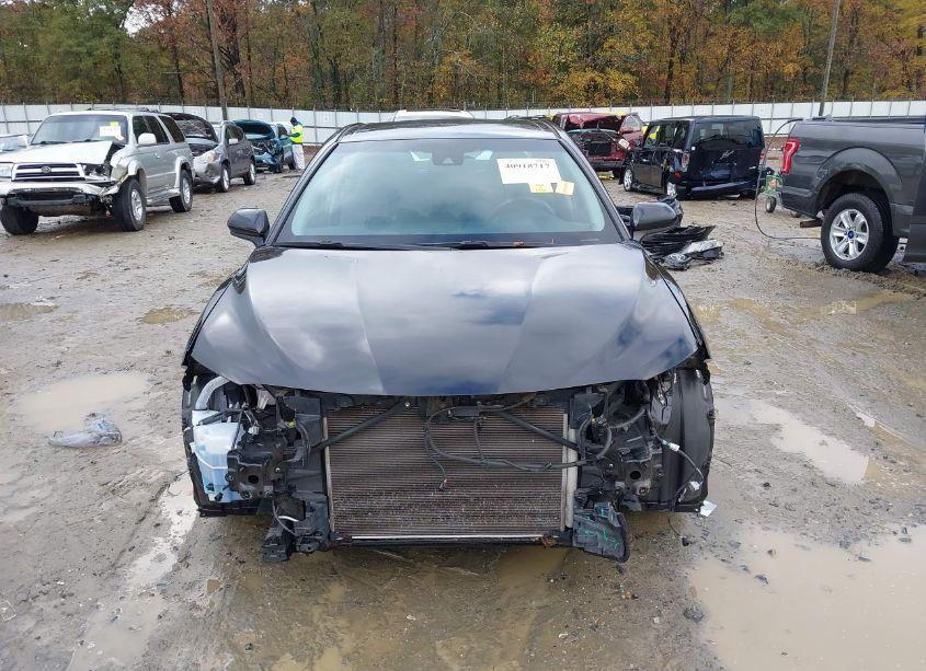 Photo 13 of 2018 Toyota Camry LE (VIN 4T1B11HK5JU069788)