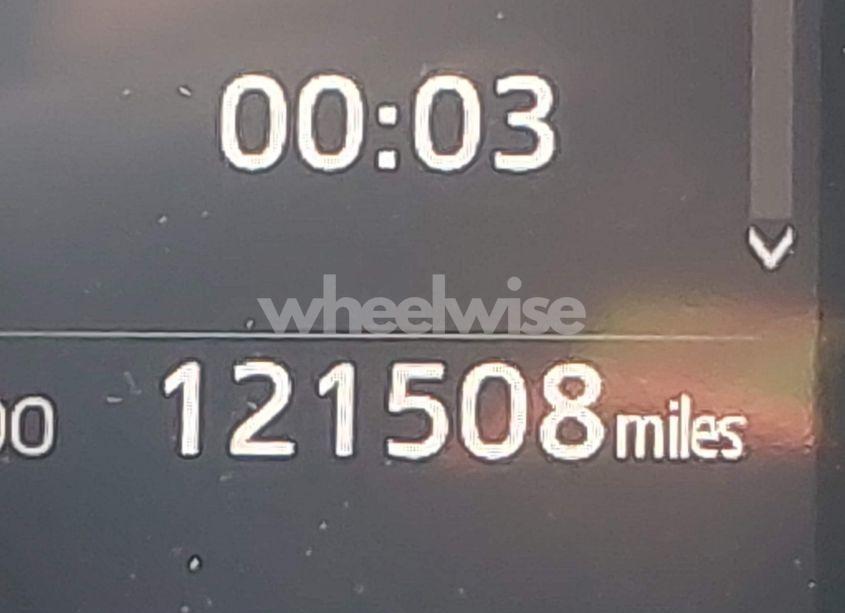 Photo 15 of 2018 Toyota Camry LE (VIN 4T1B11HK5JU074876)