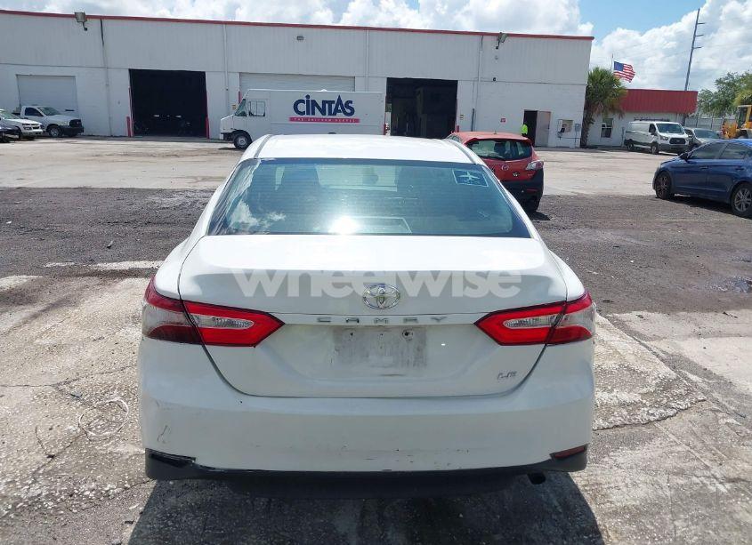 Photo 6 of 2018 Toyota Camry LE (VIN 4T1B11HK5JU074876)