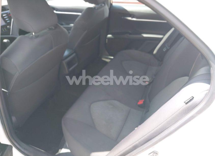 Photo 8 of 2018 Toyota Camry LE (VIN 4T1B11HK5JU074876)