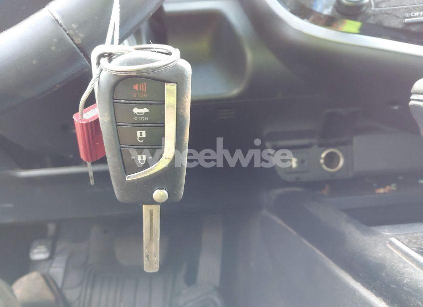 Photo 11 of 2018 Toyota Camry SE (VIN 4T1B11HK5JU076028)