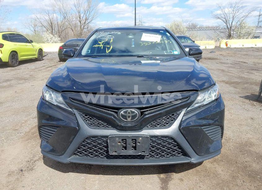 Photo 12 of 2018 Toyota Camry SE (VIN 4T1B11HK5JU076028)