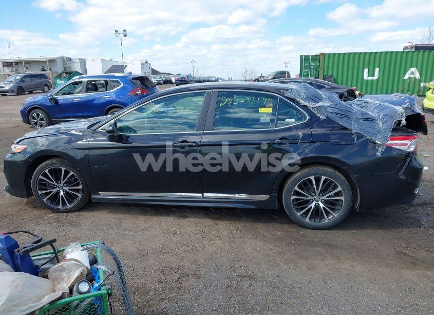 Photo 14 of 2018 Toyota Camry SE (VIN 4T1B11HK5JU076028)