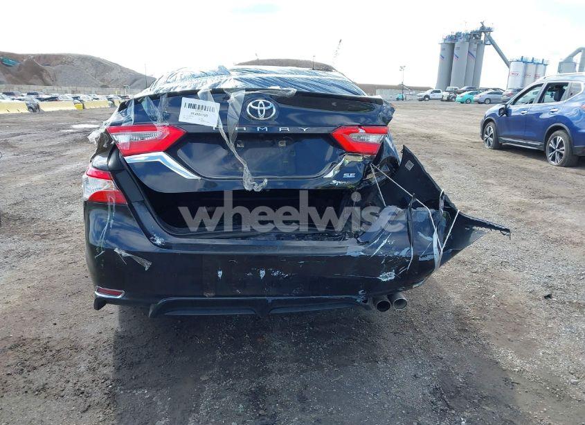 Photo 16 of 2018 Toyota Camry SE (VIN 4T1B11HK5JU076028)