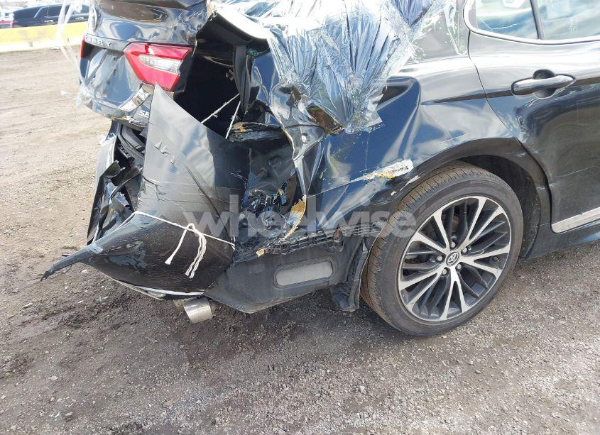 Photo 17 of 2018 Toyota Camry SE (VIN 4T1B11HK5JU076028)