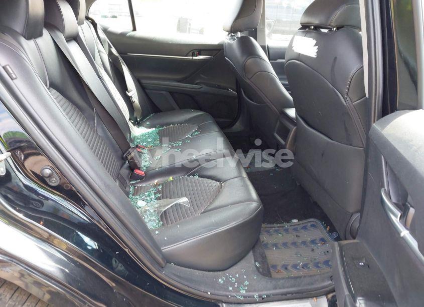 Photo 8 of 2018 Toyota Camry SE (VIN 4T1B11HK5JU076028)