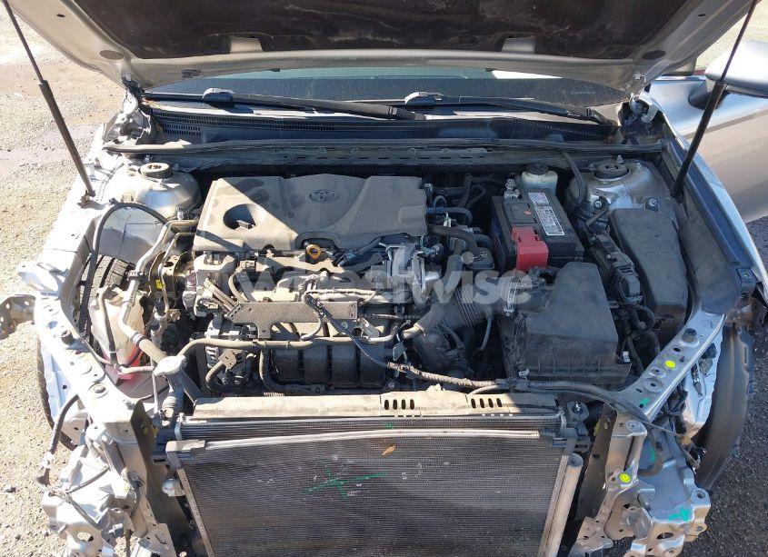 Photo 10 of 2018 Toyota Camry LE (VIN 4T1B11HK5JU084338)