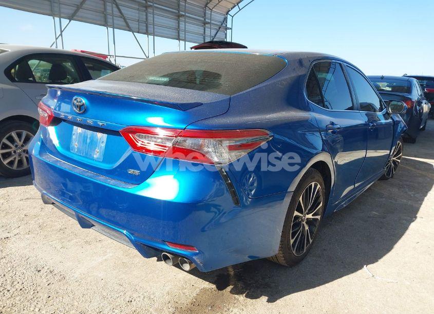 Photo 4 of 2018 Toyota Camry SE (VIN 4T1B11HK5JU102451)