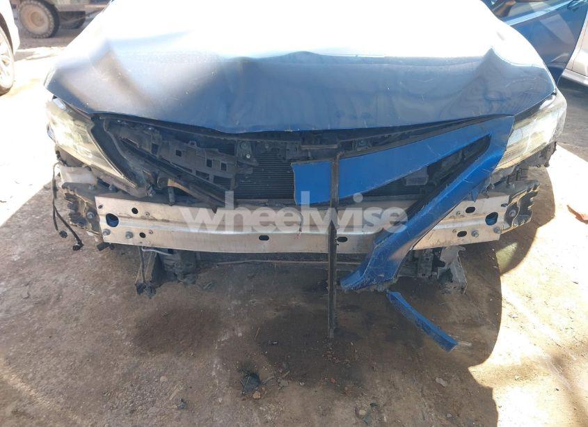 Photo 6 of 2018 Toyota Camry SE (VIN 4T1B11HK5JU102451)