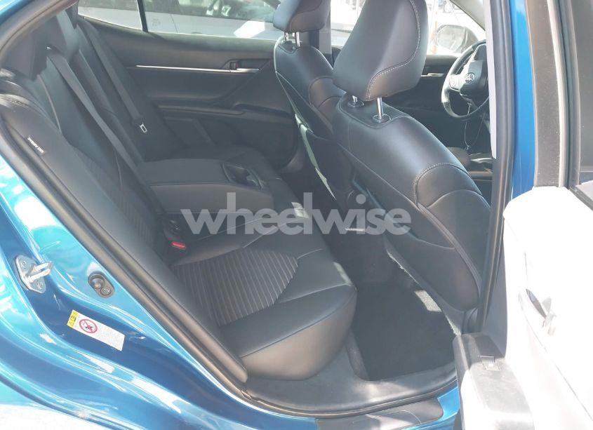 Photo 8 of 2018 Toyota Camry SE (VIN 4T1B11HK5JU102451)