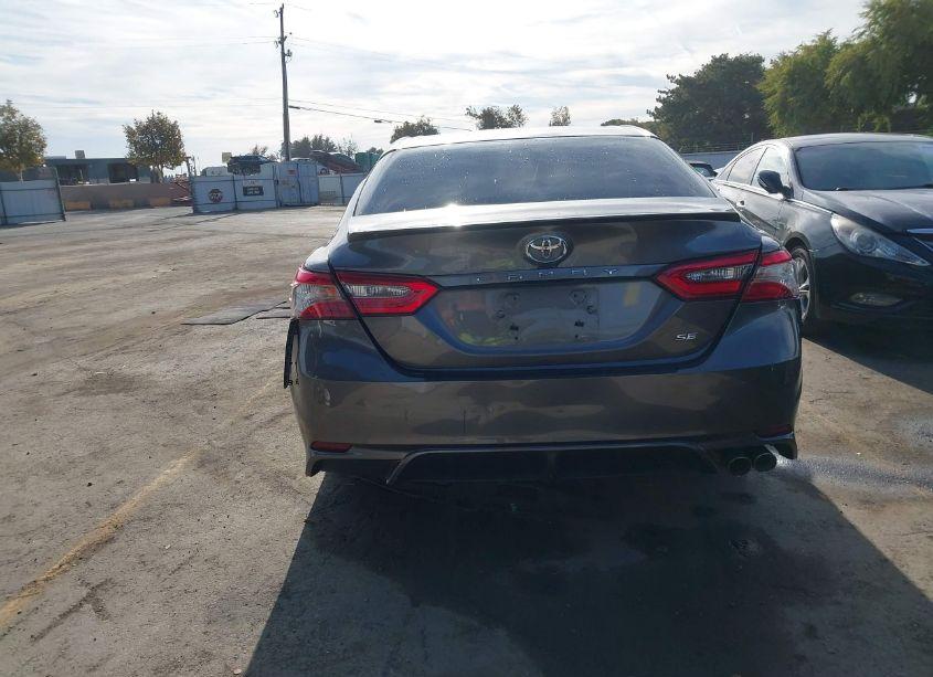 Photo 16 of 2018 Toyota Camry SE (VIN 4T1B11HK5JU124756)