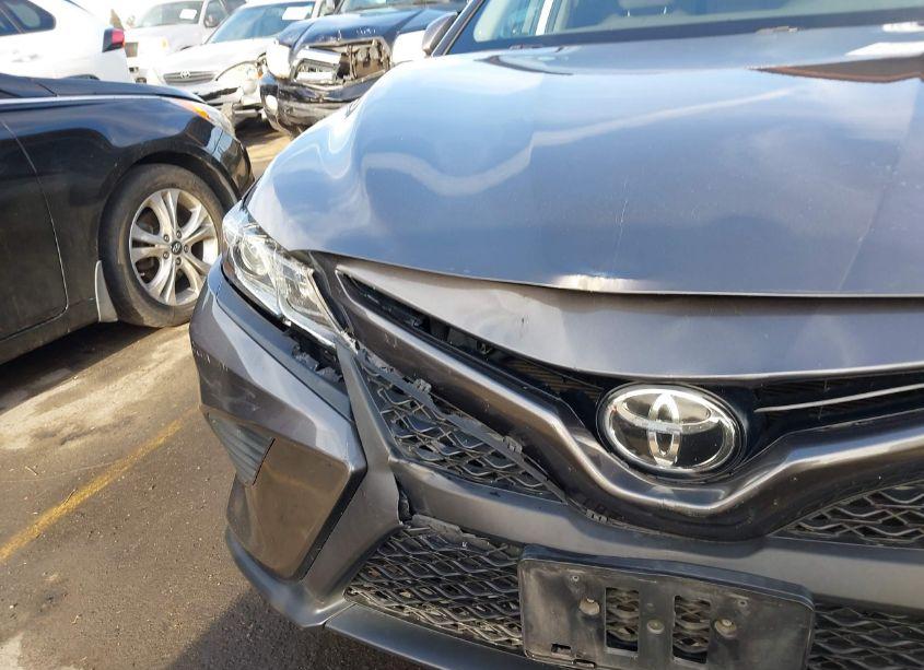 Photo 17 of 2018 Toyota Camry SE (VIN 4T1B11HK5JU124756)