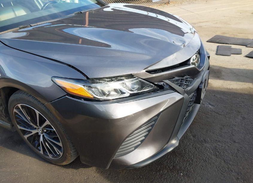 Photo 18 of 2018 Toyota Camry SE (VIN 4T1B11HK5JU124756)