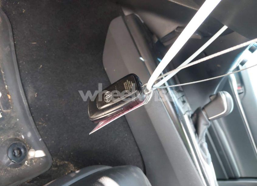 Photo 11 of 2018 Toyota Camry SE (VIN 4T1B11HK5JU127494)