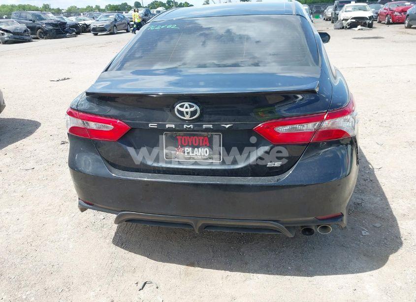 Photo 17 of 2018 Toyota Camry SE (VIN 4T1B11HK5JU127494)
