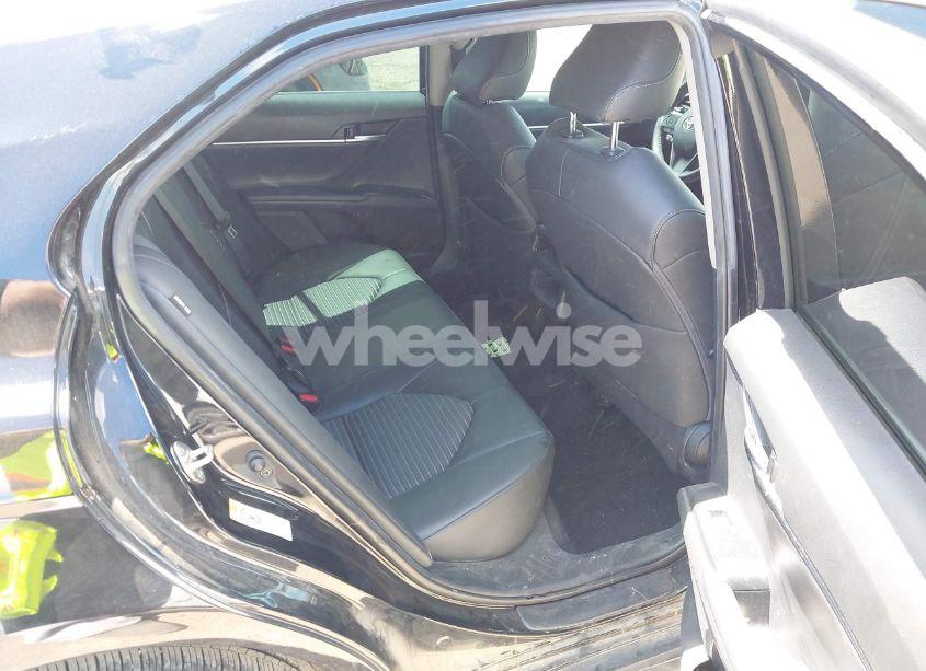 Photo 8 of 2018 Toyota Camry SE (VIN 4T1B11HK5JU127494)