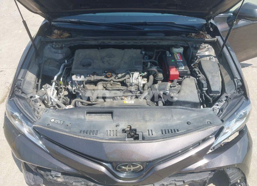 Photo 10 of 2018 Toyota Camry LE (VIN 4T1B11HK5JU140357)