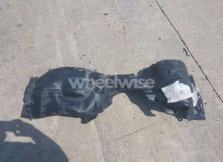 Photo 12 of 2018 Toyota Camry LE (VIN 4T1B11HK5JU140357)