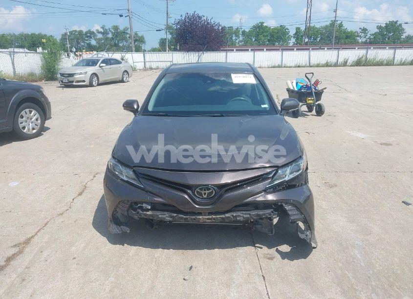 Photo 13 of 2018 Toyota Camry LE (VIN 4T1B11HK5JU140357)